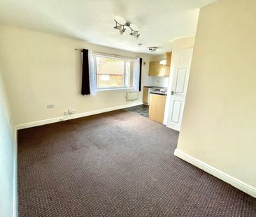 SPECTACULAR TWO BEDROOM FLAT IN THE STRIKING CITY OF WAKEFIELD!!! - Photo 4