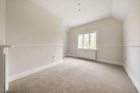 3 bedroom detached house to rent - Photo 3