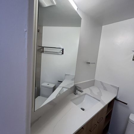 YORK HOUSE - Photo 3