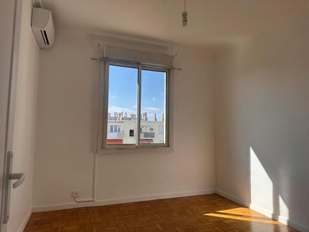 Location appartement Marseille 8ème (13008) - Photo 4