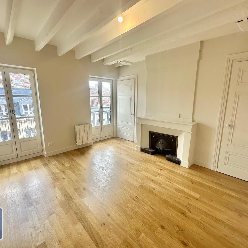 Location Appartement 3 pièces 91m² LYON 1er - Photo 1
