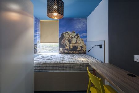 63 Newsome Road, Huddersfield, HD4 - Photo 4