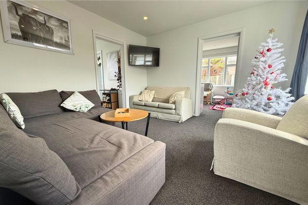 Modern 3-Bedroom Home in Central Phillipstown - Photo 1