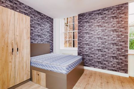 Flat 2-Bedroom E - Photo 3