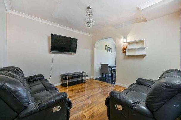 New Heston Road, Heston, TW5 - Photo 1