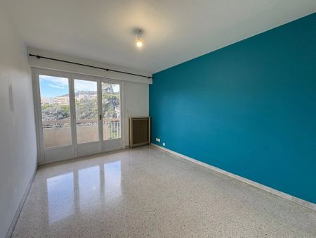 Location Appartement 3 pièces 68m² NICE 06300 - Photo 5