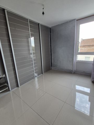 Location Appartement 3 pièces 67m² MAUBEUGE 59600 - Photo 3