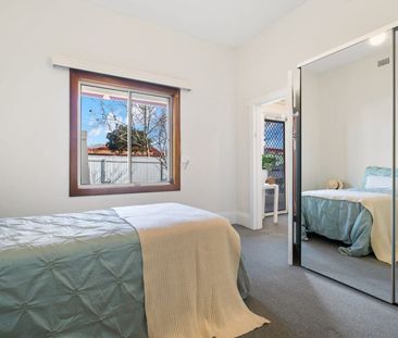 Spacious Comfort Right in Prospect&excl; - Photo 1