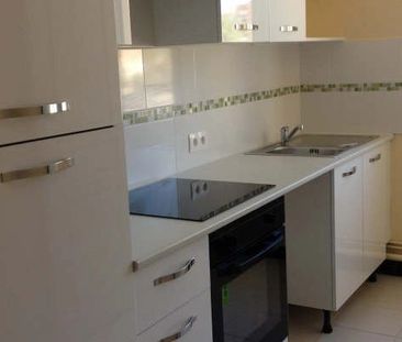 LA LONDE CENTRE T2 VIDE 40 M2 - Photo 1