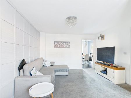 3 bedroom semi-detached house to rent - Photo 2