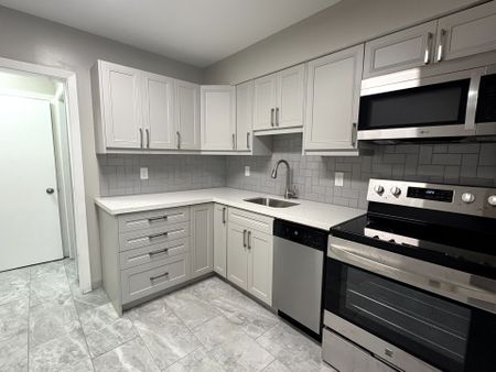 For Lease - 233 Pannahill Road Unit# Unit 1, Toronto, Ontario - Photo 3
