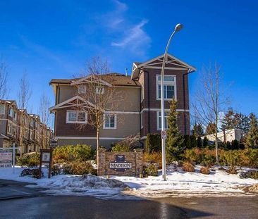 Spacious Three Bedroom Townhome with Two Car Garage in Sullivan - Photo 2