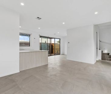 NEAR NEW CONTEMPORARY TOWNHOUSE (Enter via Catherine Ave) - Photo 2