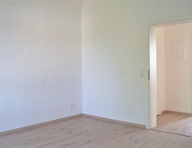 Geräumige 3-Raum-Wohnung mit Wanne - Foto 1