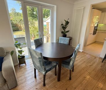 4 bedroom semi-detached house to rent - Photo 5