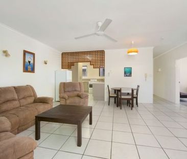 MODERN SEMI FURNISHED APARTMENT - CITY FRINGE! - Photo 3