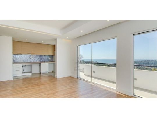 3 bedroom luxury penthouse for rent in Linda-a-Velha (Linda a Velha), Oeiras, Lisbon - Photo 1