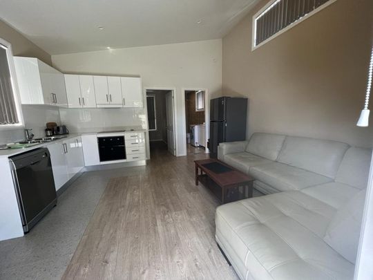 Modern Granny Flat - Photo 1