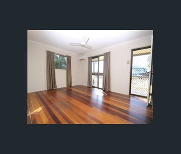 4 BEDROOM FAMILY HOME IN SUN VALLEY. - Photo 6