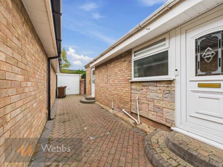 3 bedroom detached bungalow to rent - Photo 4