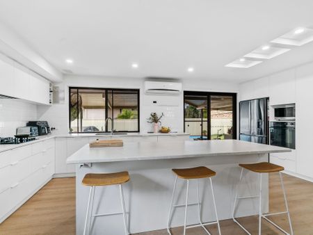 Newly Renovated - Family Home - Photo 5