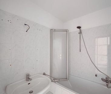 Gemütliche Dachgeschosswohnung in bester Lage mit EBK ab sofort! - Foto 4