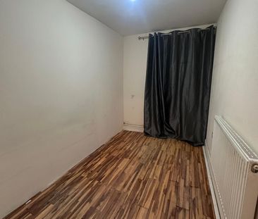 1 Bed Flat, Mayfair Avenue, IG1 - Photo 4