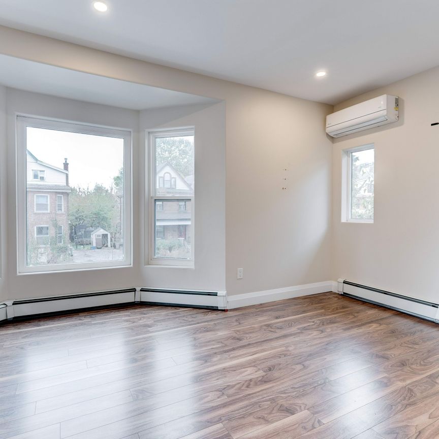 For Lease - 152 Sanford Avenue Unit# UPPER, Hamilton, Ontario - Photo 1