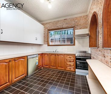 Beautiful Large Home - Photo 6