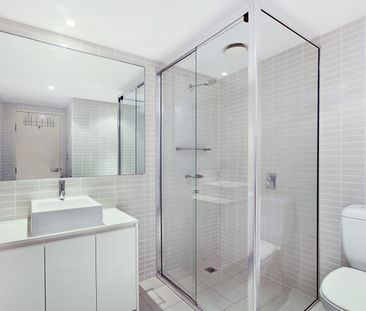 Superbly located apartment in waterside precinct - Photo 3