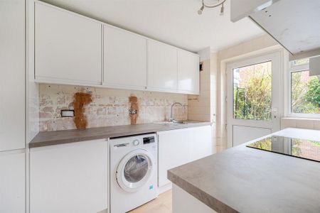 3 bedroom end of terrace house to rent - Photo 5