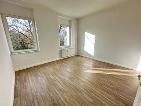 Helle 2-Zimmerwohnung im 2. OG in Duisburg-Neudorf-Süd - Foto 3