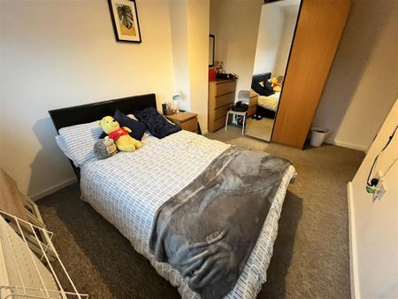 1 bedroom in a house share to rent - Photo 3