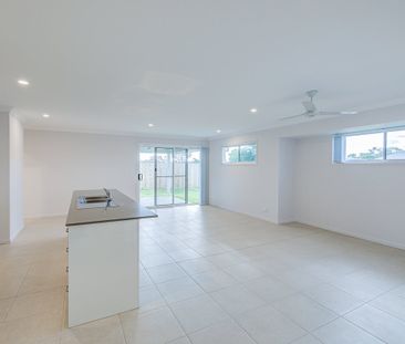 Brand-New Family Home in Park Lane Reserve! - Photo 6