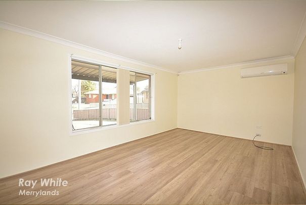 LARGE SIZED 3 BEDROOM HOME WITH AC! - Photo 1