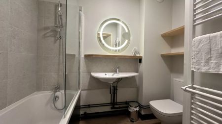 Dans résidence hôtelière, appartement meublé de 32 m2 Royalieu proche de l'ESCOM - Photo 5