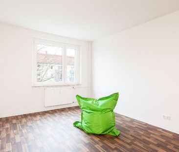 Moderne 2-Zimmer-Wohnung mit Balkon im 3.Obergeschoss in Merseburg Nord - Foto 3