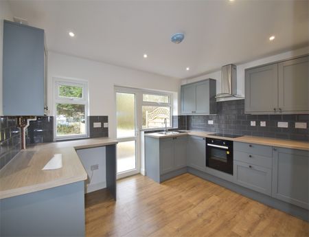 2 Bedroom Terraced Available Arranging tenancy - Photo 5