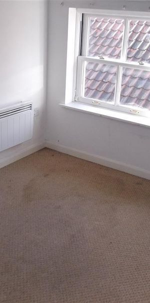 High Street, SPILSBY - Photo 1