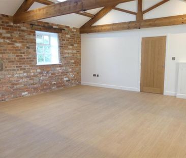 2 bedroom barn conversion to rent - Photo 3