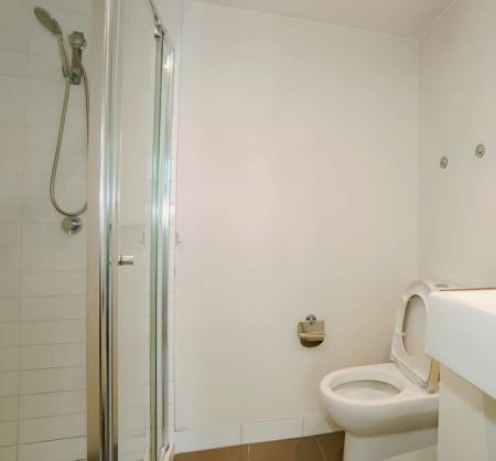 2 Bedroom*2704 - Photo 4