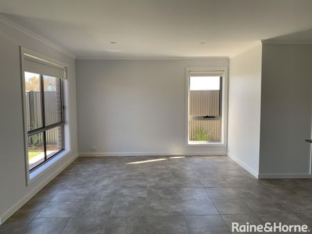 Family Friendly Home in Excellent Location - Photo 2