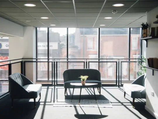 Bronze Studio - Photo 1