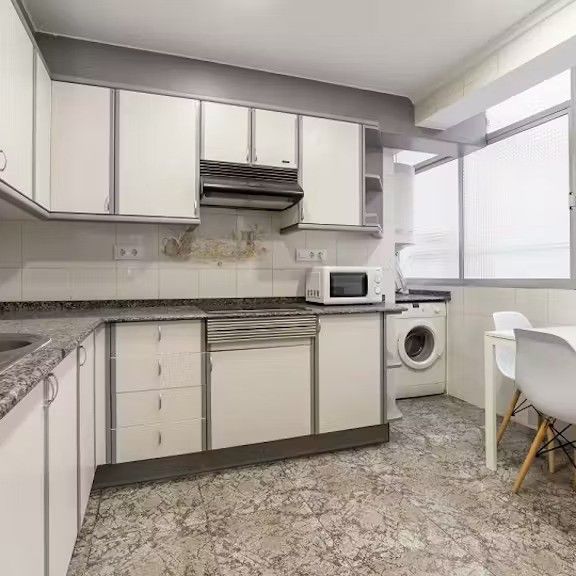 Avenida de Ausiàs March, Valencia, Valencian Community 46006 - Photo 1