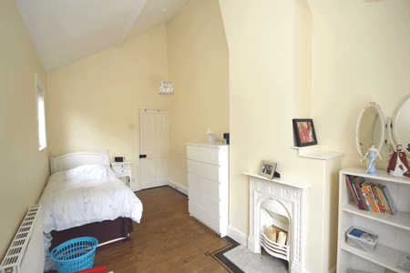 2 bedroom semi-detached house to rent - Photo 4