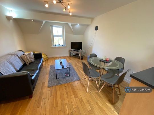 2 bedroom flat to rent - Photo 1