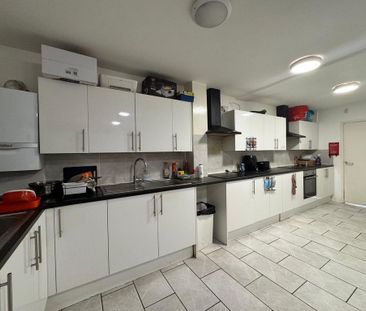 1 bedroom in a house share to rent - Photo 5