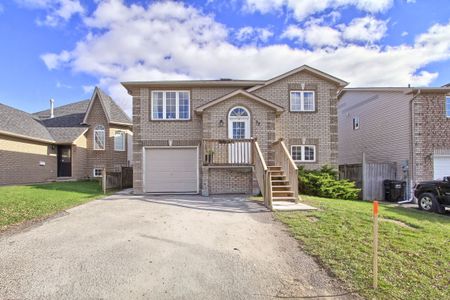 For Lease - 72 Ambler Bay N/A Unit# Main, Barrie, Ontario - Photo 4