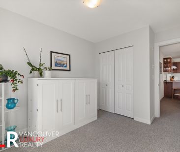 Condo in Burnaby, BC - Photo 6
