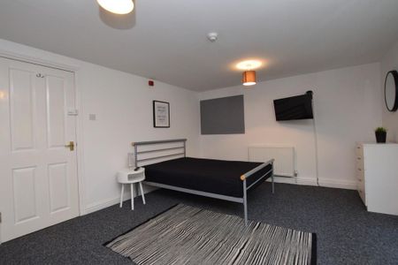 6 bedroom townhouse to rent - Photo 5